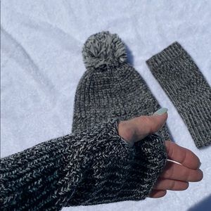 Hat & fingerless gloves NWT